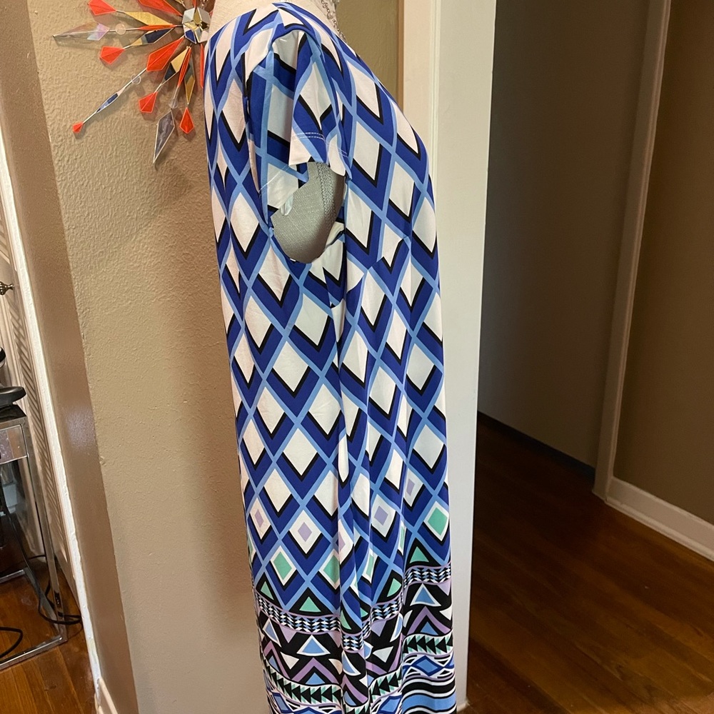 Dress - Picture 2 of 3